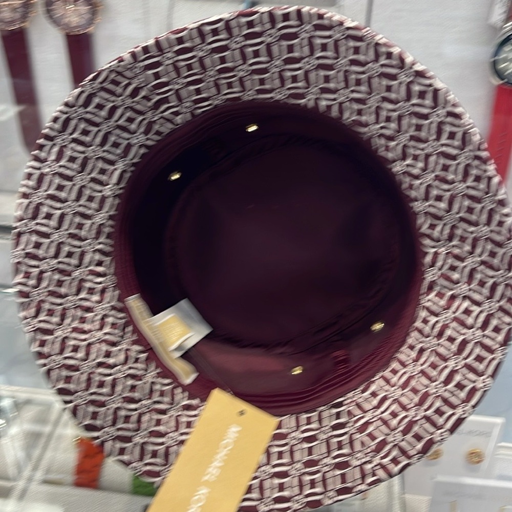 Michael Kors Women’s MK Logo Jacquard Bucket Hat
OXBLOOD
NWT - Picture 3 of 16